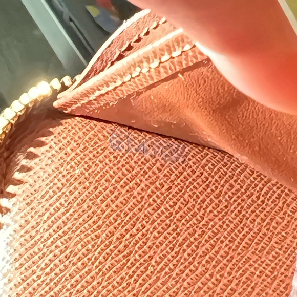 Louis Vuitton Zippy Compact Wallet in Monogram - Picture 12 of 12